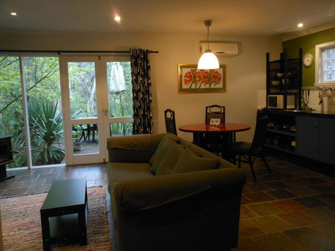 Merrimeet Cottages - Accommodation Mount Tamborine 12