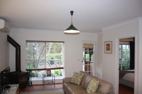 Merrimeet Cottages - Accommodation Mount Tamborine 40