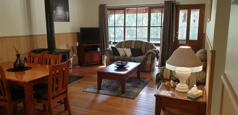 Day Dream Cottage - Accommodation Mount Tamborine 10