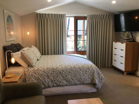 The Cosy Bungalow - Accommodation Mount Tamborine 5