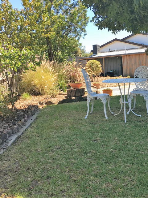 The Cosy Bungalow - Accommodation Mount Tamborine 15