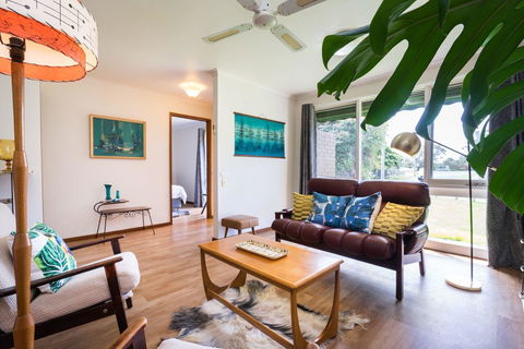 Uptown Frankston - Accommodation Mount Tamborine 0