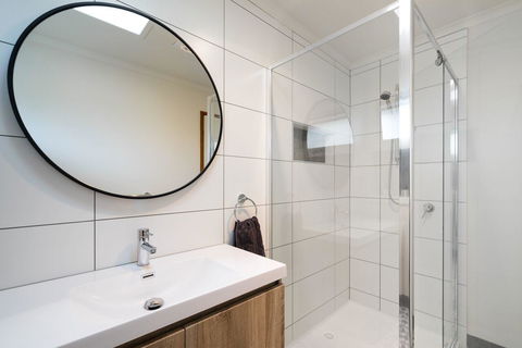 Uptown Frankston - Accommodation Mount Tamborine 11