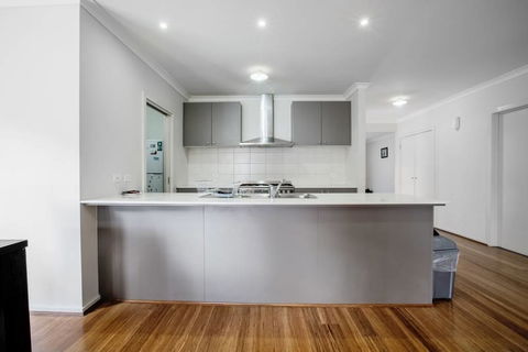 Holiday Rose - Accommodation Mount Tamborine 1