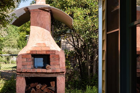 The Orchard House - Accommodation Mount Tamborine 9