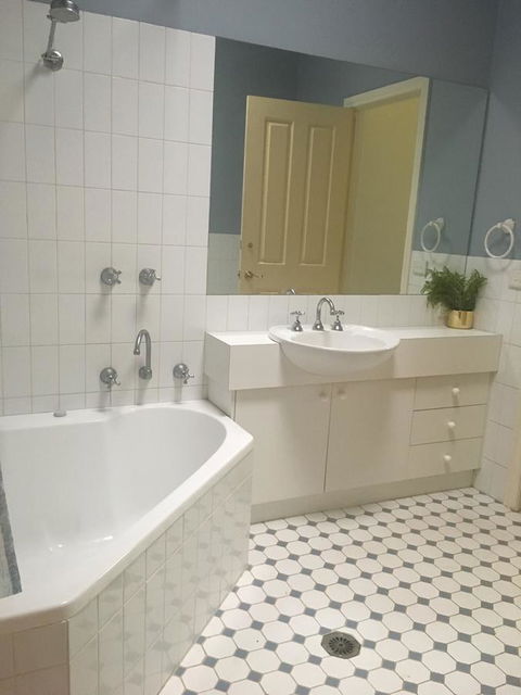 The Orchard House - Accommodation Mount Tamborine 17