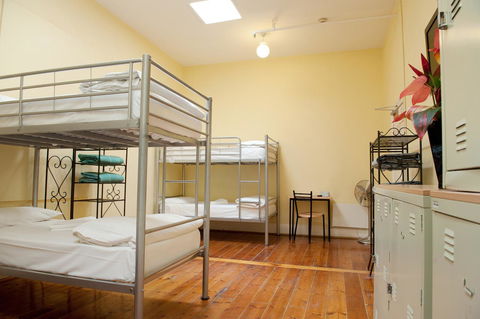 Hotel Claremont Guest House - Accommodation Mount Tamborine 37