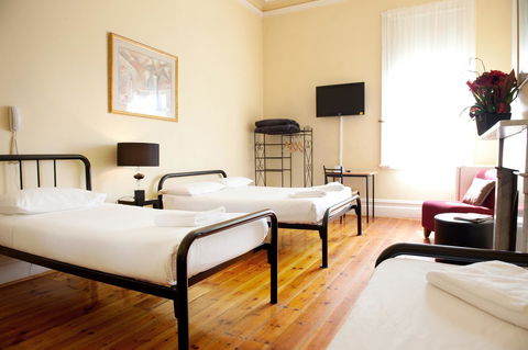 Hotel Claremont Guest House - Accommodation Mount Tamborine 12