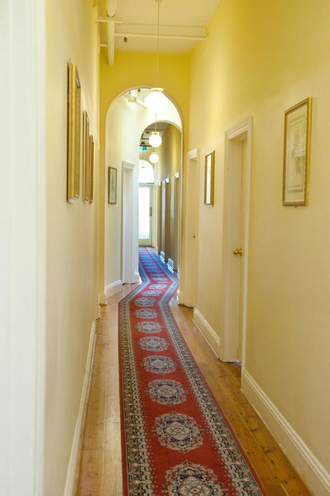 Hotel Claremont Guest House - Accommodation Mount Tamborine 2