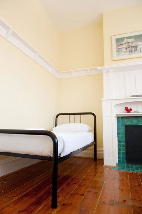 Hotel Claremont Guest House - Accommodation Mount Tamborine 4
