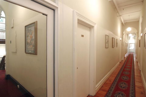 Hotel Claremont Guest House - Accommodation Mount Tamborine 14