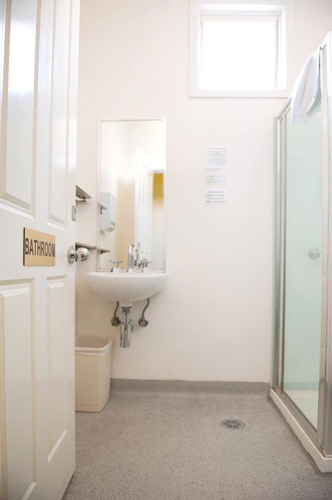 Hotel Claremont Guest House - Accommodation Mount Tamborine 3