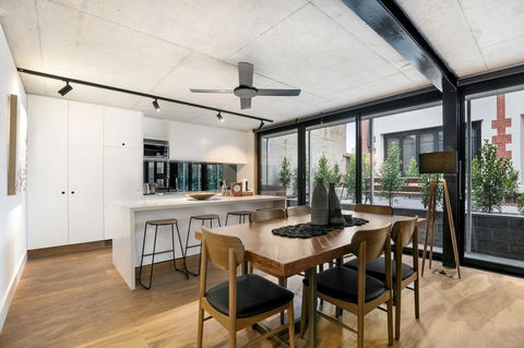 Stylish Apartment In Unique Church Development - Accommodation Mount Tamborine 8