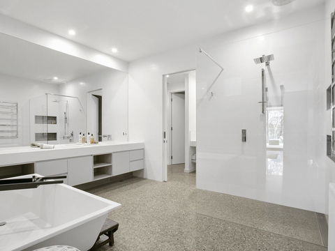 Lansdowne Villa - With Swimming Pool - Accommodation Mount Tamborine 12