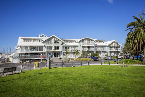 Aligned Corporate Residences Williamstown - Accommodation Mount Tamborine 3