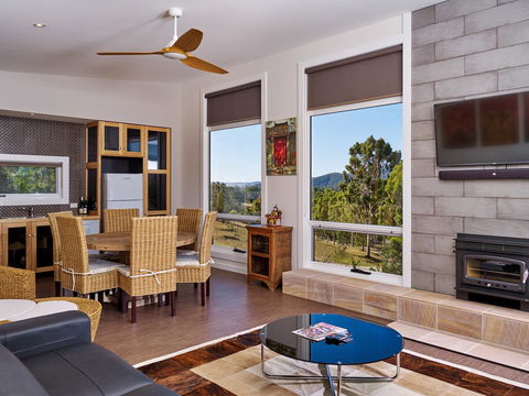 Panoramia Villas - Accommodation Mount Tamborine 9