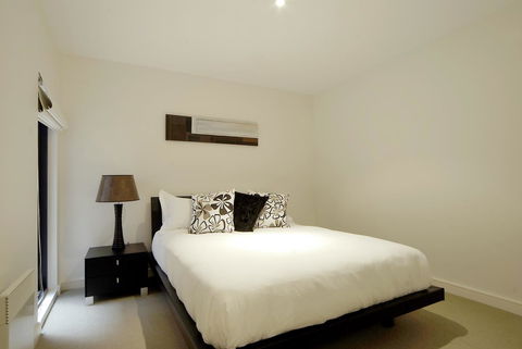 C-Scape Water Front Apartment - Accommodation Mount Tamborine 6