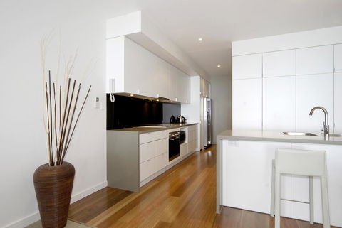 C-Scape Water Front Apartment - Accommodation Mount Tamborine 2