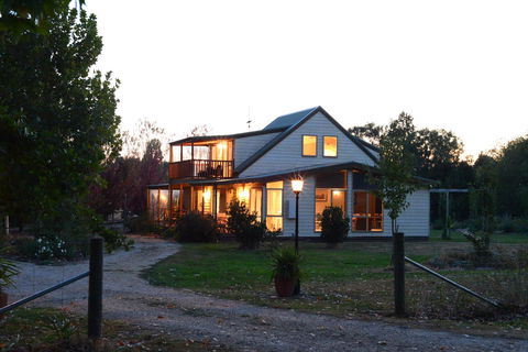 Beechworth Cedar Cottages - Accommodation Mount Tamborine 14