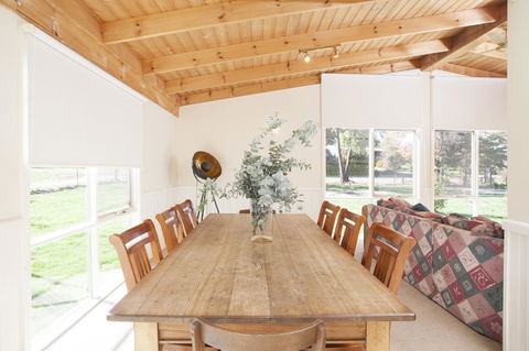 Beechworth Cedar Cottages - Accommodation Mount Tamborine 3