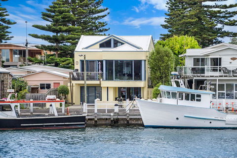The Waterfront Apartment - Accommodation Mount Tamborine 3