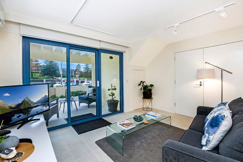 The Waterfront Apartment - Accommodation Mount Tamborine 10