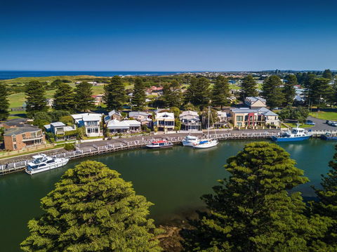 The Waterfront Apartment - Accommodation Mount Tamborine 1