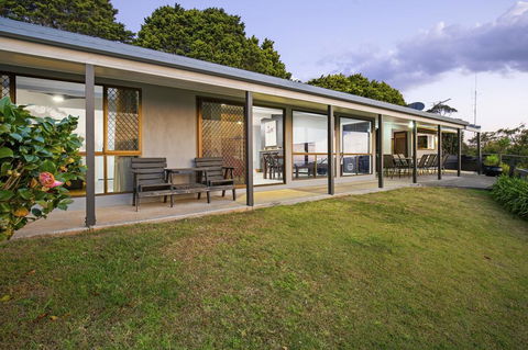 The Bird House - Accommodation Mount Tamborine 3