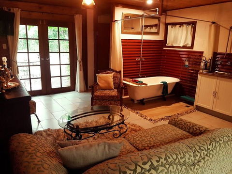 The Cabin - Accommodation Mount Tamborine 0