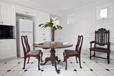The Castle On Tamborine - Accommodation Mount Tamborine 2