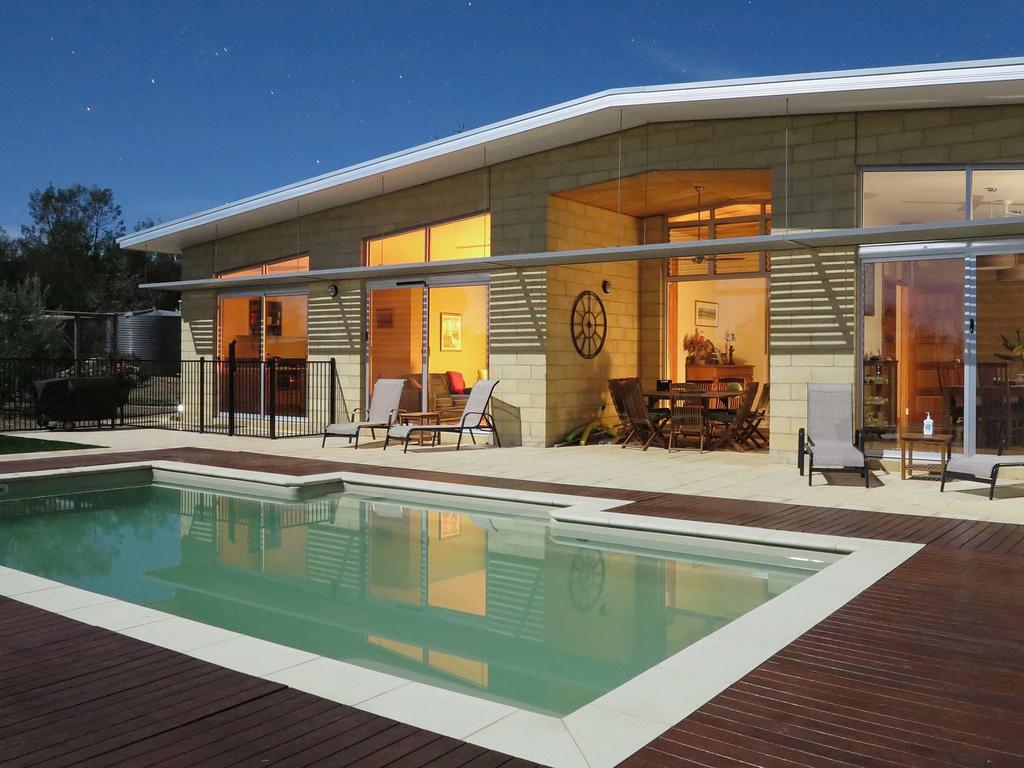 Sedgwick VIC Accommodation Mount Tamborine