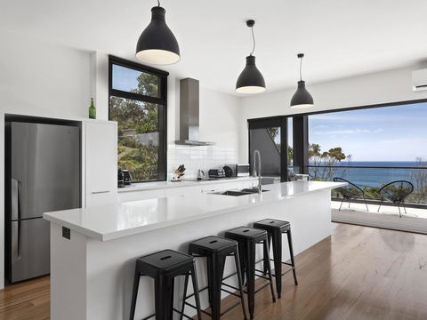 The Cube - Striking Architectural Showpiece - Accommodation Mount Tamborine 2