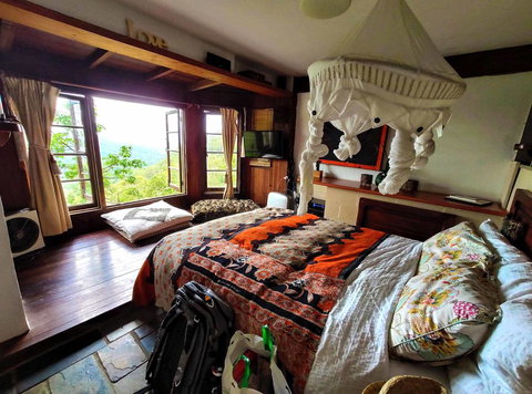 The Den Of The Treehouse, KINABALU Farm - Accommodation Mount Tamborine 1