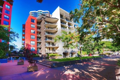 The Docks On Goodwin - Accommodation Mount Tamborine 2