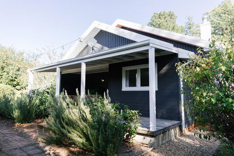 The Farm House At Springfield - Accommodation Mount Tamborine 0