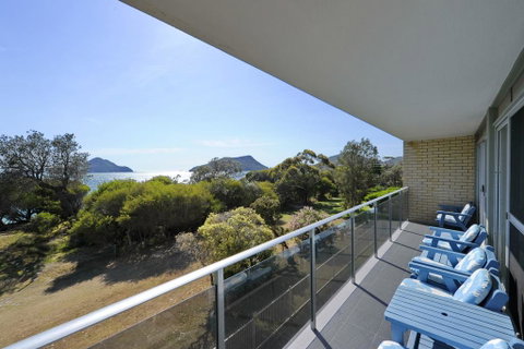 The Helm 4 - Nelson Bay - Accommodation Mount Tamborine 0