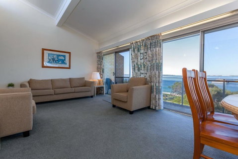 The Helm, Unit 5, 22 Voyager Close - Accommodation Mount Tamborine 1