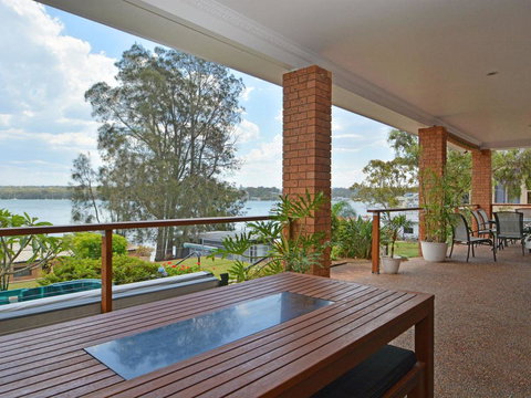 The House On The Lake @ Fishing Point, Lake Macquarie - Honestly Put The Line In And Catch Fish - Accommodation Mount Tamborine 0