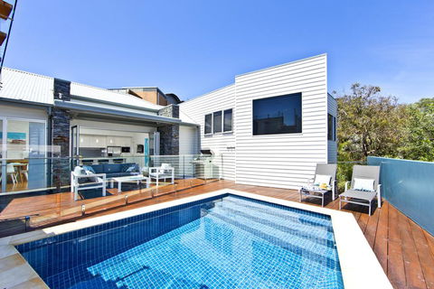 The Lookout - Ultra Modern And Luxurious - Accommodation Mount Tamborine 1
