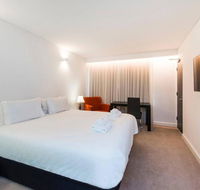 The Nest - Spacious Studio on Newcastle St with Roof Terrace - Accommodation Mount Tamborine
