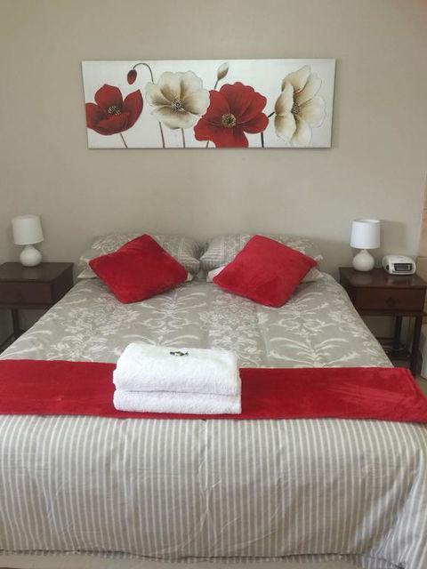 The Nosh & Nod - Avon Terrace - Accommodation Mount Tamborine 3