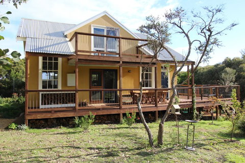 The Old School House - Accommodation Mount Tamborine 0