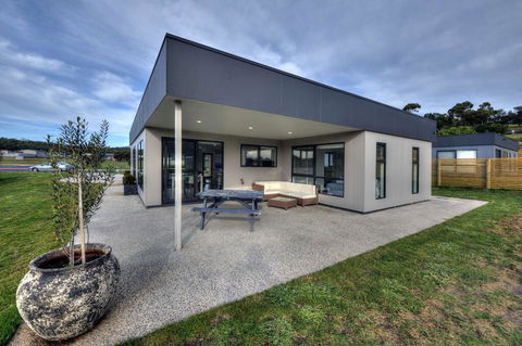 The Pines 1 - Accommodation Mount Tamborine 2