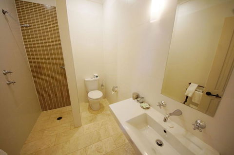 The Playhouse Hotel - Accommodation Mount Tamborine 1