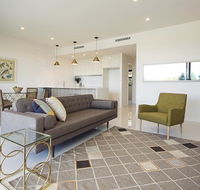 The Princess Bride - Executive 3BR Bulimba Apartment with Balcony in Central Location - Accommodation Mount Tamborine