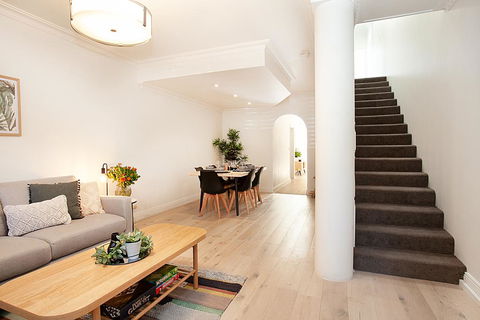 THE RENWICK - Hosted By: L'Abode Accommodation - Accommodation Mount Tamborine 1