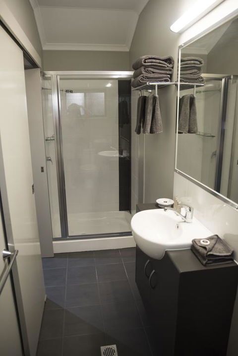 The Rocks Motel - Accommodation Mount Tamborine 3