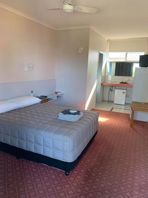 The Royal Motel - Accommodation Mount Tamborine 0