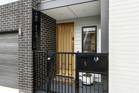 The Ryan Geelong CBD - Accommodation Mount Tamborine 0