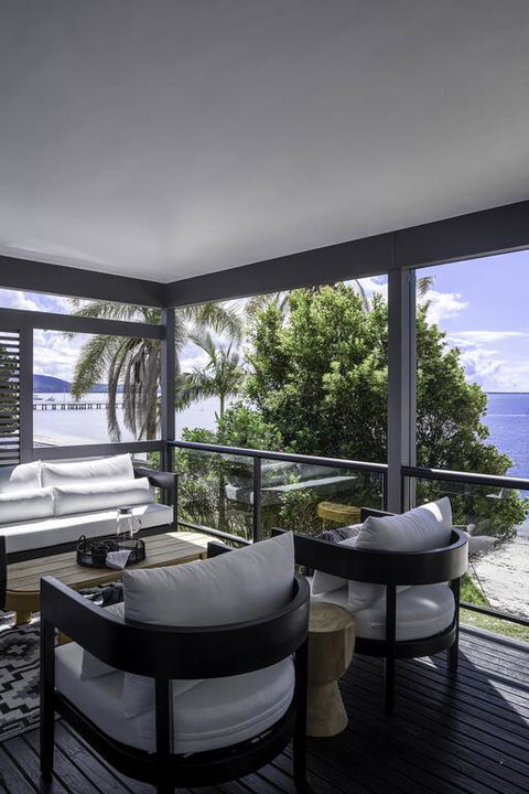 The Seaview - Designer Beachfront House - Accommodation Mount Tamborine 3